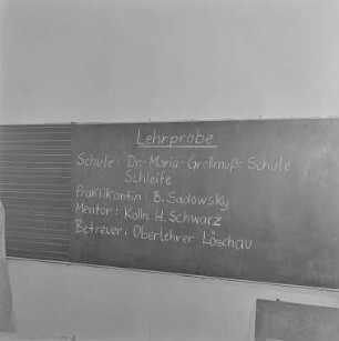 Lehrprobe in der Schule in Schleife