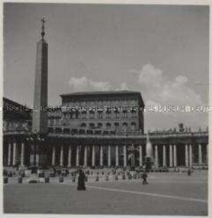 Vatikanstadt, Petersplatz mit Obelisken und Apostolischem Palast (Papstpalast)
