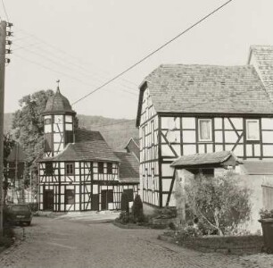 Rathaus Laasan : Stadtteilansicht mit Rathaus Laasan (Vereinshaus) und Gehöft