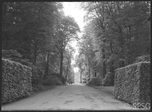Potsdam, Park Sanssouci, Hauptallee, Blick zum Neuen Palais.