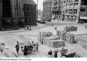 Leipzig. Aufräumarbeiten vor der Thomaskirche