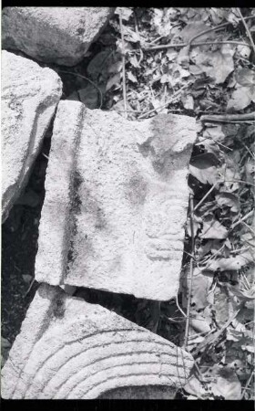 Hobomo, Glyphic Stone Fragment 7 (HBM: Frg. 7)