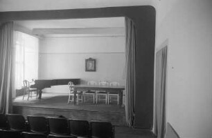 Lessing-Haus : Blick auf die Bühne des Konzertsaals