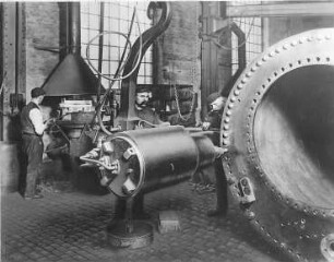 Bewegliche hydraulische Nietmaschine (R. Wolf, Magdeburg) : Technikgeschichte | Maschinenbau | Kraftmaschinen | Dampflokomobile