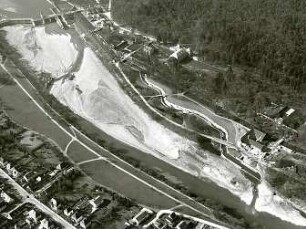 Hansjakob, Gottfried; Augsburg - Spickel, Am Eiskanal 30A; Kanuslalom Olympiastrecke, Freiflächengestaltung - Luftbild Lech, Kanustrecke, Wehranlage Hochablass (Richtung Südwesten)
