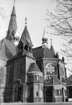 Dresden-Neustadt, Stauffenbergallee 9. St. Martinskirche (ehem. Garnisonskirche; 1896-1900, W. Lossow, H. Viehweger). Südwestflügel (evangelischer Teil mit Eingang der SLB / SLUB, Außenstelle Phonothek 1976-2002)