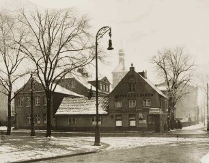 Altona-Ottensen: Bei der Kirche