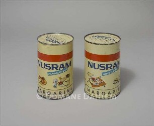 Zwei Dosen "Nusram-Margarine"