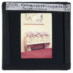 Rom, Konservatorenpalast : Treppenhaus, Sarkophag