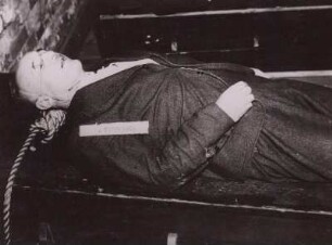 Hauptkriegsverbrecher Julius Streicher nach Vollstreckung des Urteils