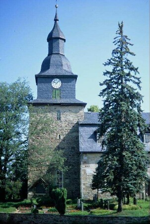 Kirchturm von Süd, Teil des Langhauses