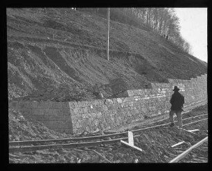 Drackensteiner Hang: Stützmauer