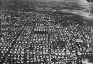 Dresden-Striesen. Stadtteilansicht mit Sängerhalle (hinten rechts). Luftbild-Schrägaufnahme von Südwest