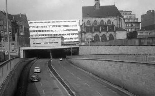 Köln: Nord-Süd-Fahrt, Schnellstraße, Einfahrt neben der Antonitergasse, Tunnel unter der Schildergasse