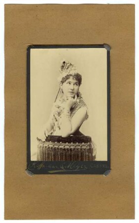 Portrait der Schauspielerin Klara Ziegler