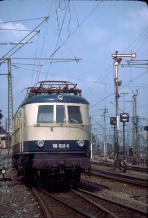 Stuttgart Hbf. Wartegruppe Vorortgleise Lok 118 028
