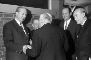 Freiburg: Landratsamt; Pressekonferenz mit Ministerpräsident Dr. Georg Kiesinger; Ministerpräsident Kurt Georg Kiesinger, Staatsat Filbinger, Gießler
