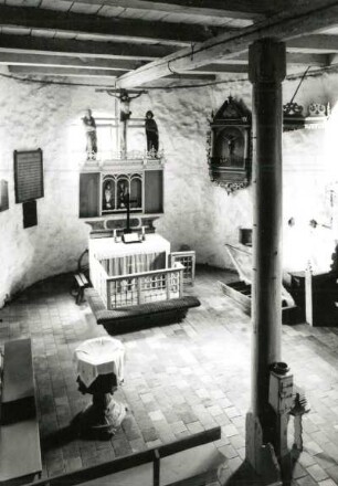 Karbow-Vietlübbe. Dorfkirche. Inneres der Empore nach Osten von der Empore