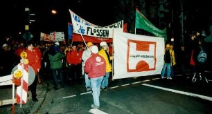 Demonstration bei der Philipp Holzmann AG und Besuch von Bundeskanzler Gerhard Schröder, 24.11.1999