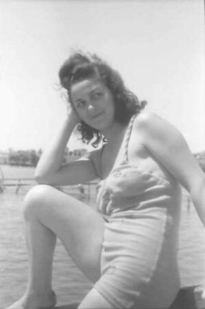 Bukarest: Strandbad Floreasca, Elvira Suvei im Badeanzug