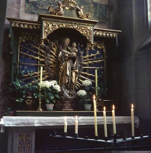 Altar mit Strahlenkranzmadonna