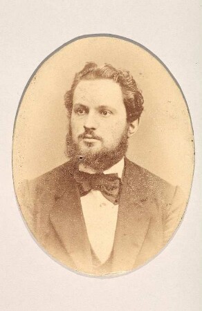 Porträt Paul Herzig : Foto-/Bildersammlung Stenografische Sammlung. Porträt Paul Herzig. Photographie (1880/1885; A. Meiner). Dresden: SLUB P a 0170