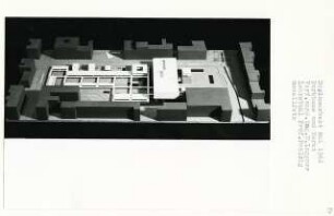 Parkhaus und Markt, Berlin-Steglitz (Diplomarbeit bei Peter Poelzig): Modellfoto