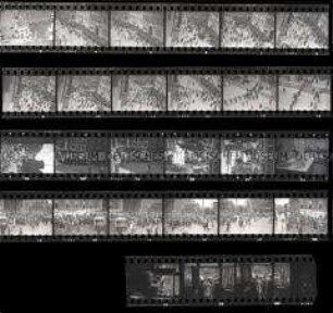 Schwarz-Weiß-Negative mit Aufnahmen von der Währungsreform 1948 (schwarzer Markt vor dem Potsdamer Fernbahnhof, Andrang vor HO-Lebensmittelgeschäft, Polizeikette vor Umtauschstelle, Menschenschlange bei Geldumtausch, leere Regale in Geschäft etc.)