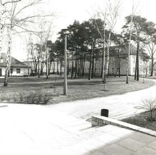 Cottbus, Käthe-Kollwitz-Straße 1-6. Hotelkomplex "Branitz", Wohngebäude (ehemalige Gendarmeriekaserne, um 1935)