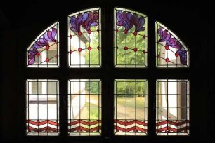Fenster mit vegetabilem und geometrischem Ornament