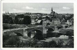 Rochlitz. Blick über die Muldenbrücke auf Rochlitz