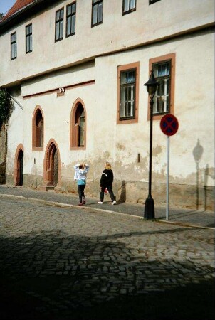 Fassade des frisch sanierten Pfarrhauses