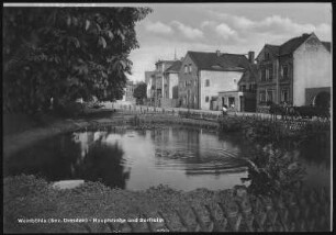 Weinböhla. Hauptstraße mit Dorfteich