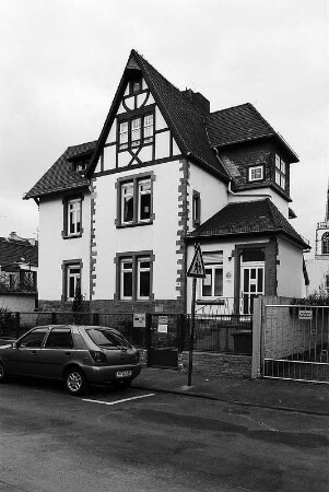 Ev. Pfarrhaus; Offenbach, Von-Behring-Straße 95