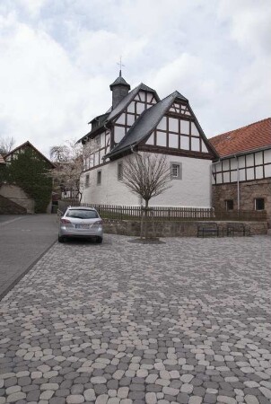 ehemals St. Bartholomäus (Kirche, evangelisch, Bruchsteinmauerwerk und Fachwerk); Vöhl, Kirchstraße 3