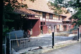 Bauernhof mit Mistgrube; Oberlaube