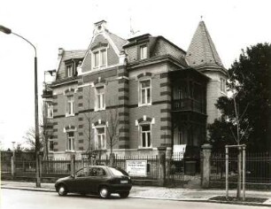 Dresden-Strehlen, Oskarstraße 10. Villa. Um 1900. Straßenansicht