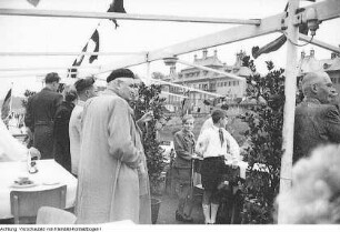 Dresden, Theaterplatz, Besuch einer Delegation aus China, Kundgebung vor der Semperoper, Ausflug der Delegation in die Sächsische Schweiz, 9./10. Juni 1951
