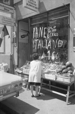 Eröffnung eines italienischen Lebensmittelgeschäftes in der Zunftstraße in Durlach