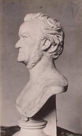 Kietz, Gustav Adolph: Büste Richard Wagner (1813-1883; Komponist). Bayreuth, Juli 1873. Gips; H. 62 cm. Fotografie von G. Güntzel, Dresden 1932. Dresden: Skulpturensammlung