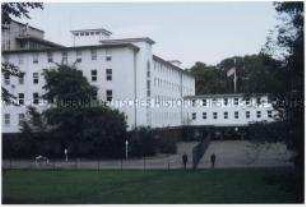 Botschaft der USA in Bonn am Tag der Friedenskette