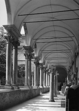 Ravenna. San Vitale. Kreuzgang (1562; Andrea della Valle)