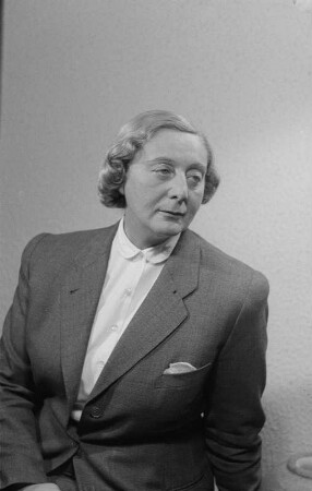 Porträts von Hedda Zinner-Erpenbeck und Fritz Erpenbeck : Porträt von Hedda Zinner-Erpenbeck