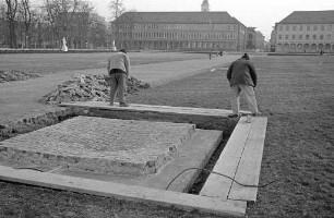 Anlegung von Brunnenbecken am Schloßplatz beiderseits des Mittelwegs zum Schloß im Rahmen der Bundesgartenschau.