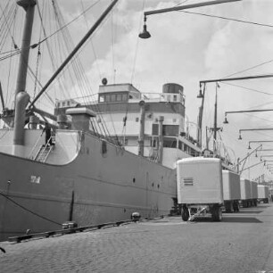Dampfmaschinenschiff "Hamburg" (1911) der Hochseefischerei-Gesellschaft Hamburg, Andersen Co., ein sogenanntes Fischereifabrikschiff