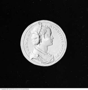 Medaille der Lucrezia de' Medici d'Este (1545-1561), Avers: Brustporträt mit geflochtenen Haaren nach rechts; Perlrand