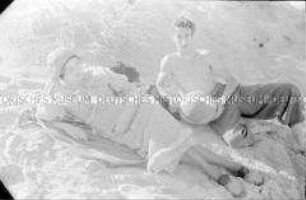 Florentine und Alexander Fleischhut am Strand von Köslin
