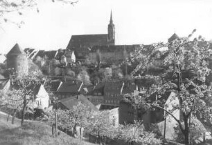 Bautzen. Blick vom Schützenplatz nach Süden gegen die Gerberbastei und die Altstadt mit Dom St. Petri