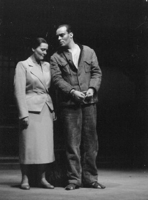 Szenenbilder aus "Colonel Forster bekennt sich schuldig" von R. Vailland, Kammerspiele