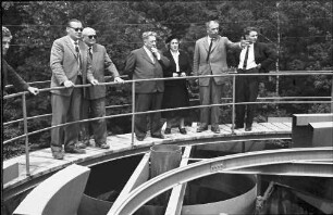 Unzhurst: Gruppe auf Hochbehälter